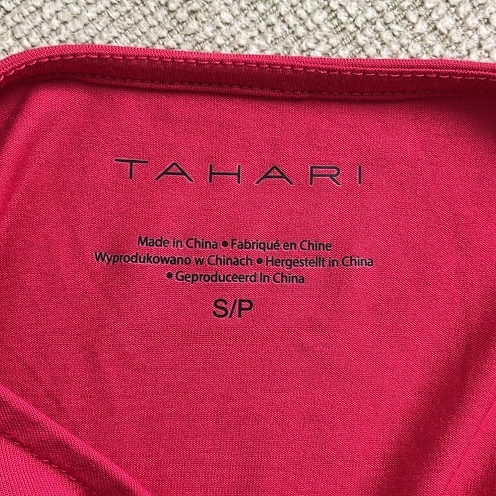 ⭐️ NWT- Tahari pink t-shirt- size small - Picture 6 of 7